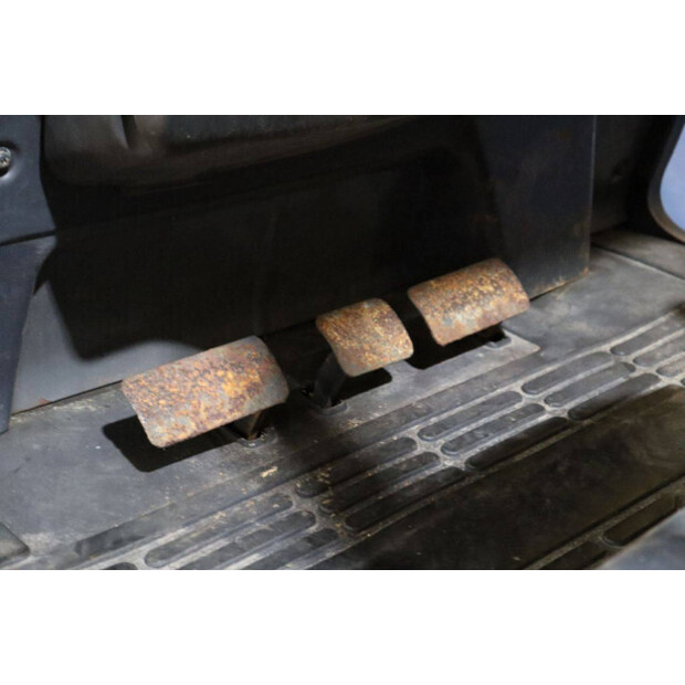 2000 ليندي H40D-04-43031598