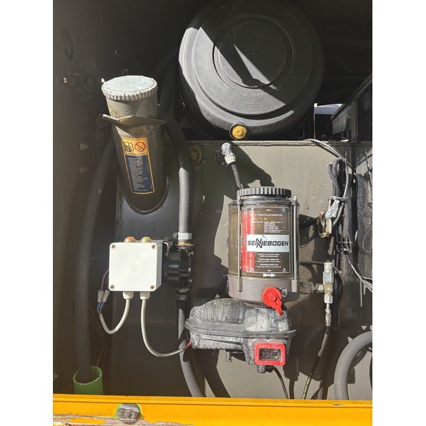 2010 SENNEBOGEN 835R-43037052