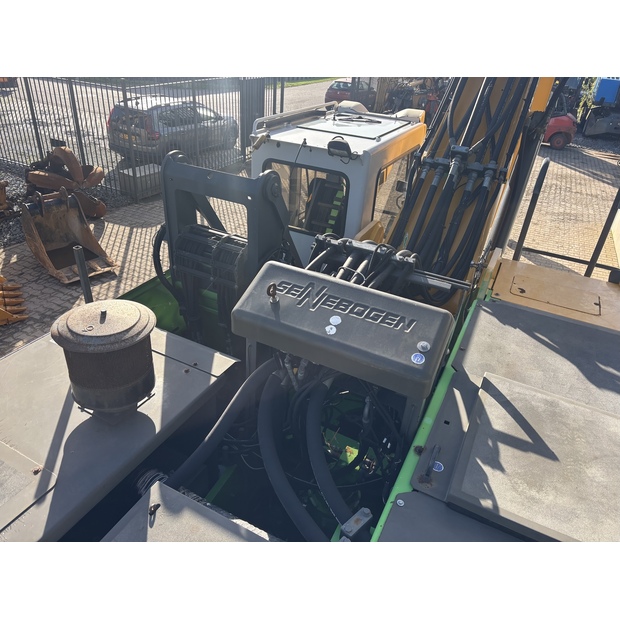 2010 SENNEBOGEN 835R-43037056