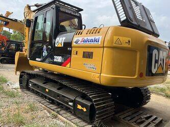 صورة ل حفارات 2024 كاتربيلر 320DL