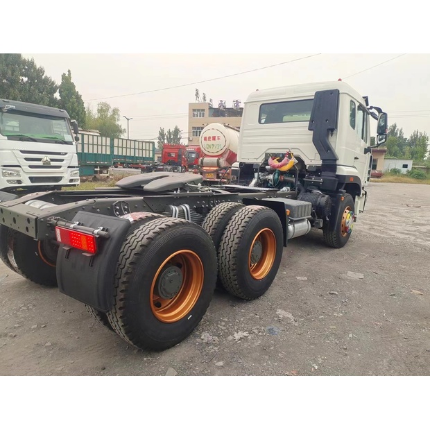 2024 Sinotruk HOWO371-43045401