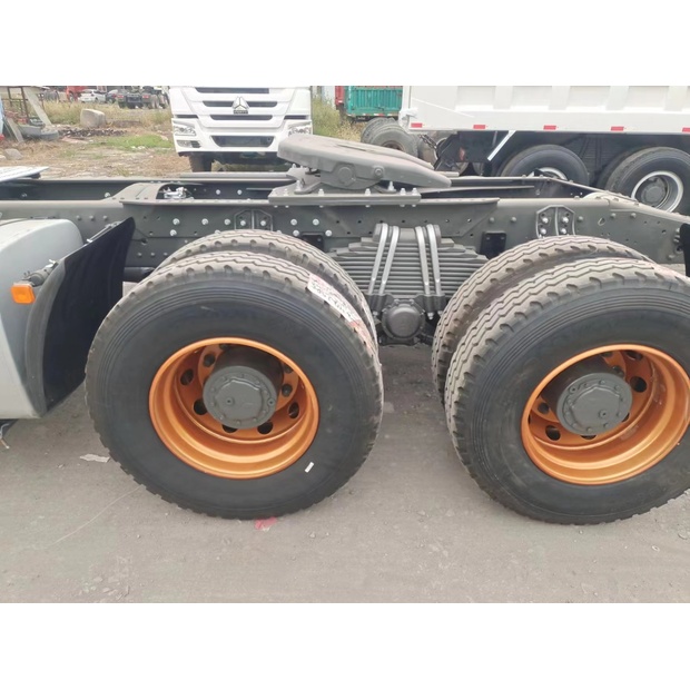 2024 Sinotruk HOWO371-43045402