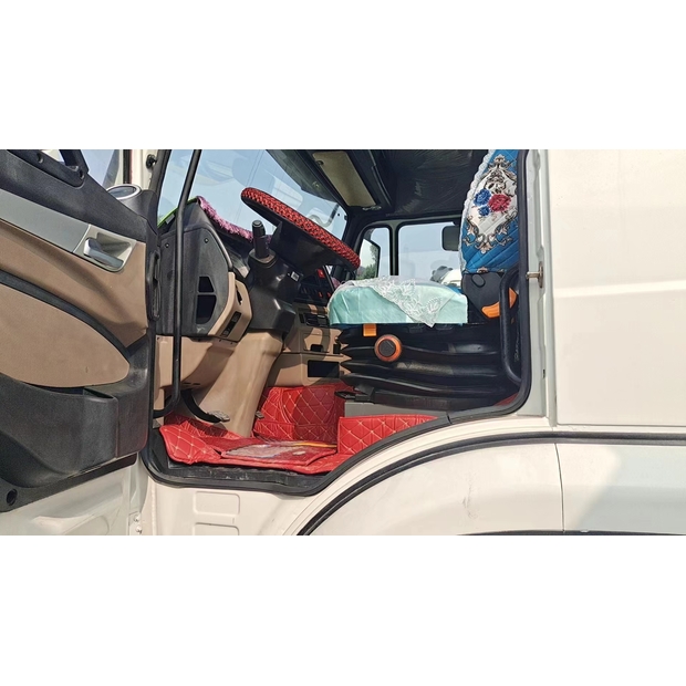 2024 Sinotruk HOWO371-43045406