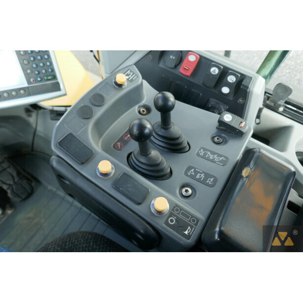 2017 Caterpillar 966M-43045673