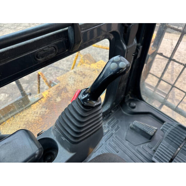 2015 Komatsu PC700LC-8EO-43045971