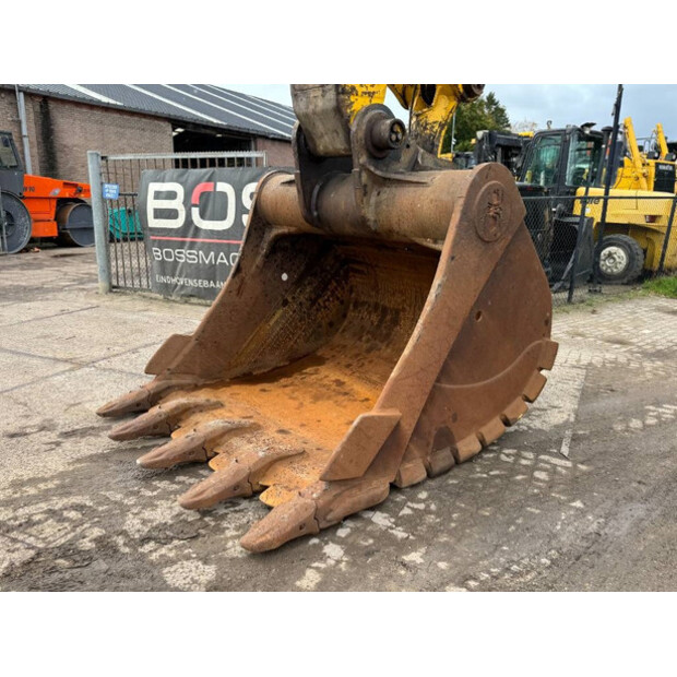 2015 Komatsu PC700LC-8EO-43045975