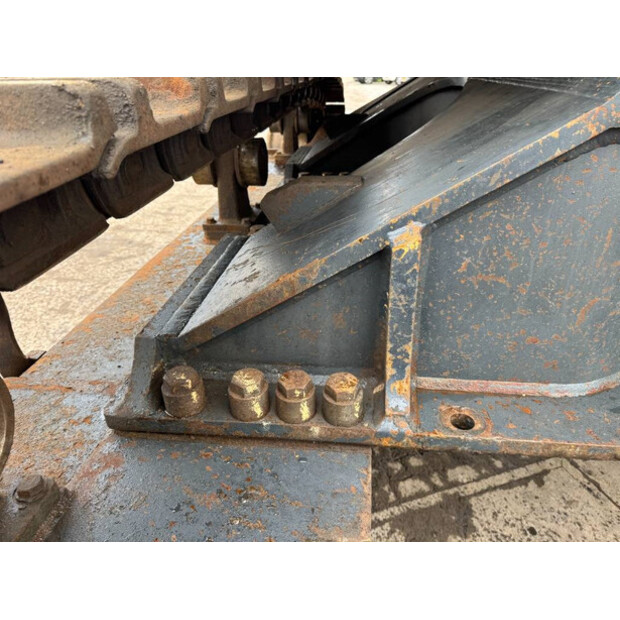 2015 Komatsu PC700LC-8EO-43045987