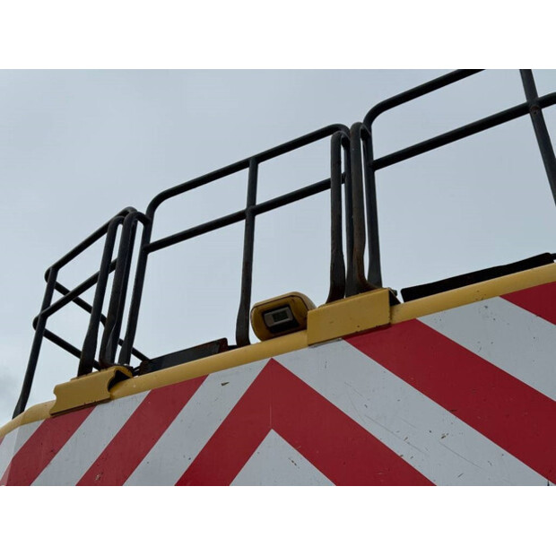 2015 Komatsu PC700LC-8EO-43045994