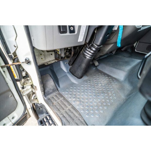 2017 MITSUBISHI CANTER 7C15-43046108
