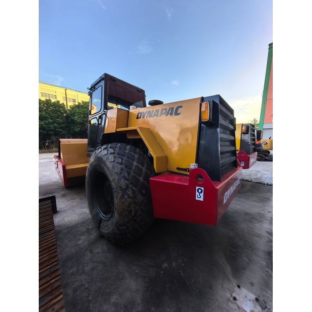 2018 DYNAPAC CA301D-43047000