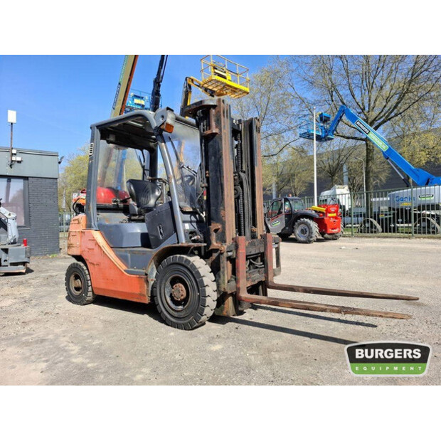 2011 تويوتا 02-8FGF20-43047158