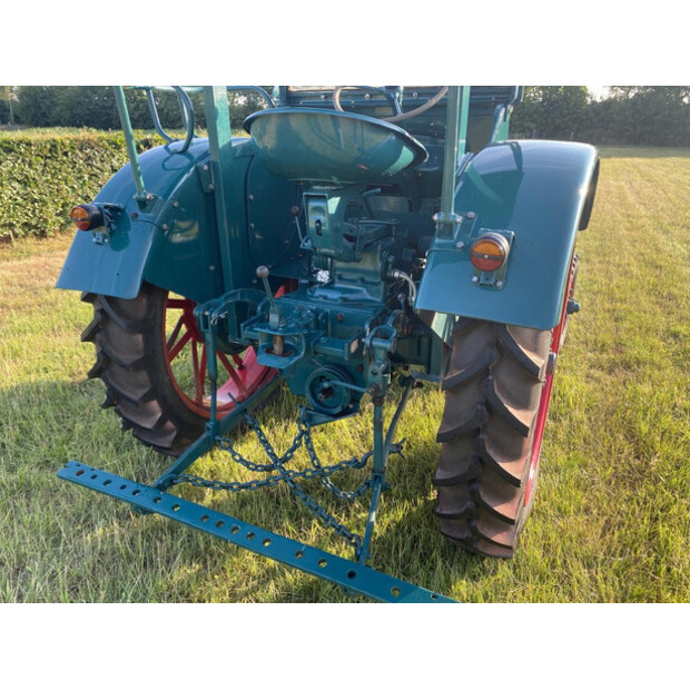 1953 هانومج R22-43047187