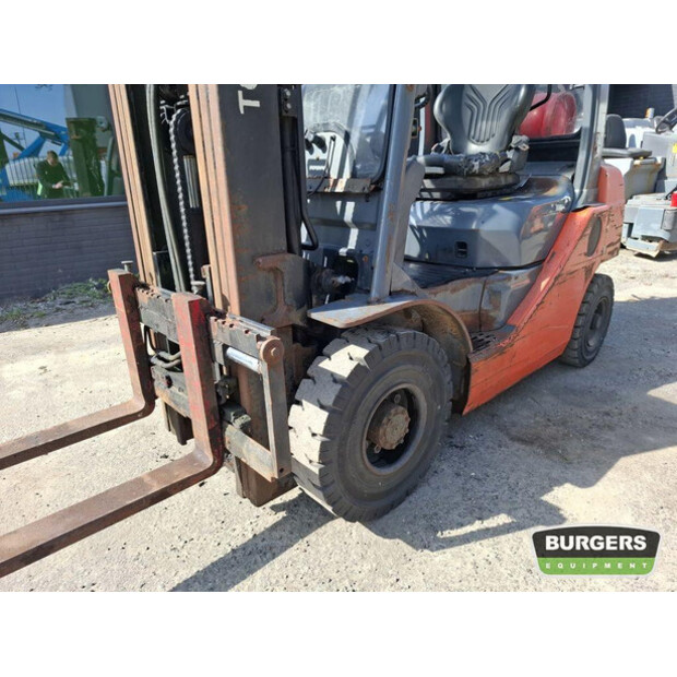 2011 تويوتا 02-8FGF20-43047190