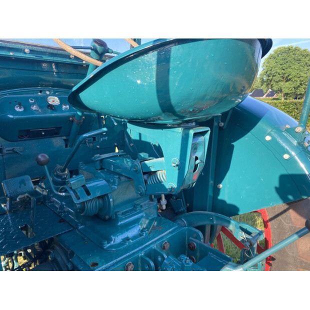 1953 هانومج R22-43047286