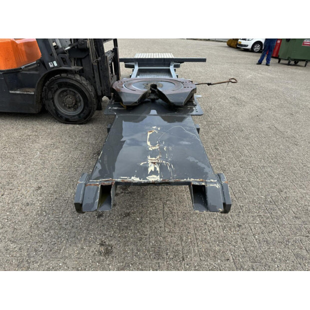 2012 ألوماك OTHERS-43047383