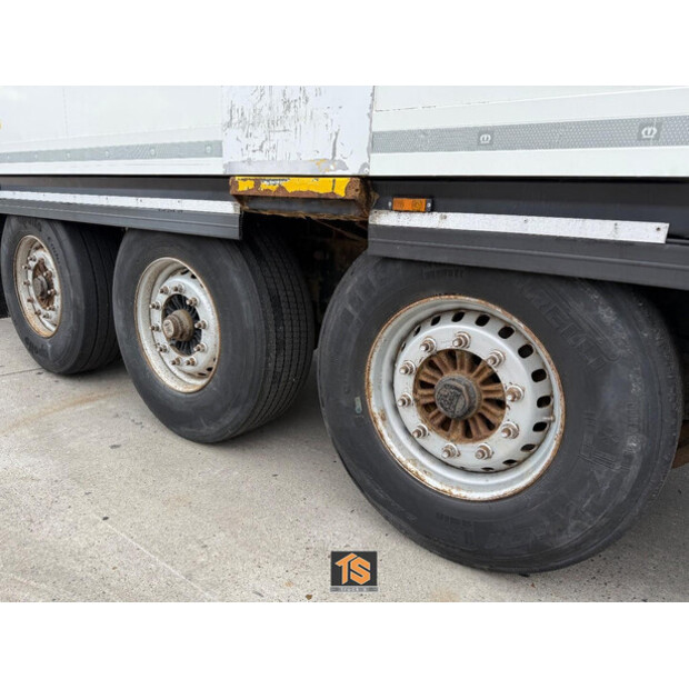 2016 Krone Cool Liner-43048885