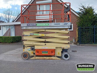 صورة ل رافعات مقصية 2006 جيه ال جي 2646ES