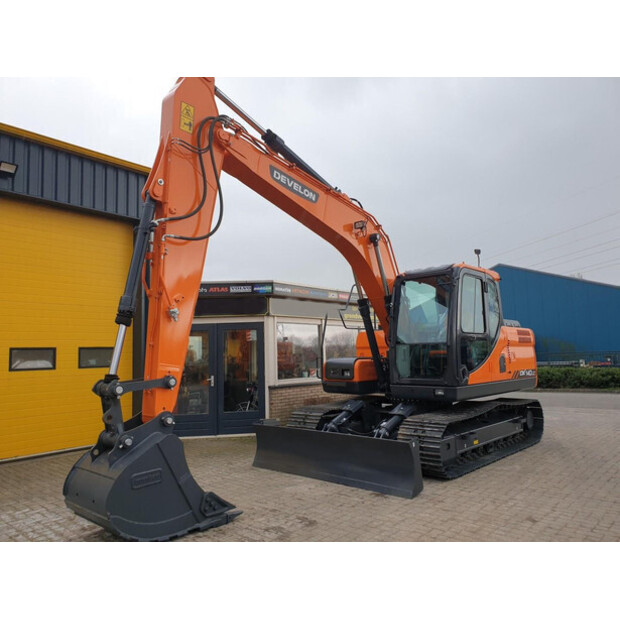 2023 ديفيلون DX140LC-43049317