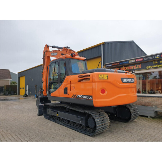 2023 ديفيلون DX140LC-43049319