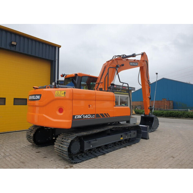 2023 ديفيلون DX140LC-43049325