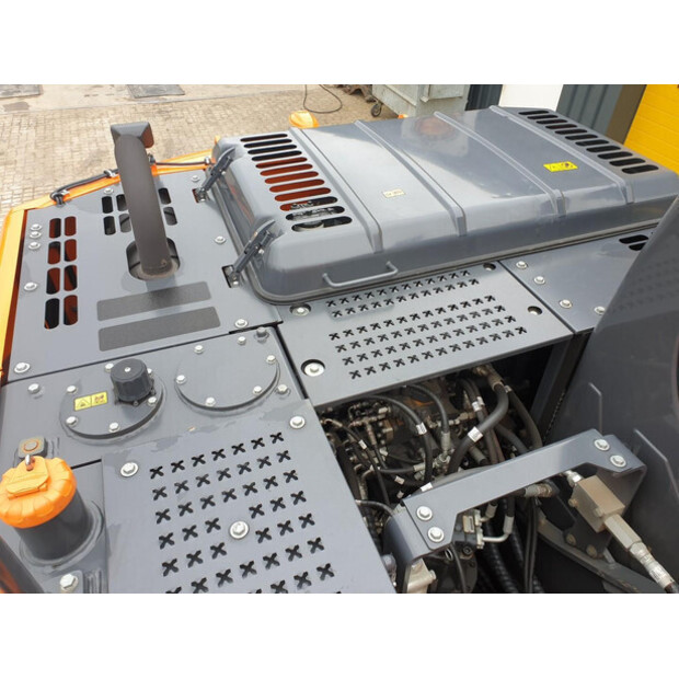 2023 ديفيلون DX140LC-43049382