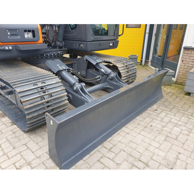 2023 ديفيلون DX140LC-43049427