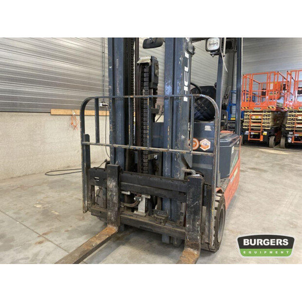 2017 هيلي CPD18S-43049616