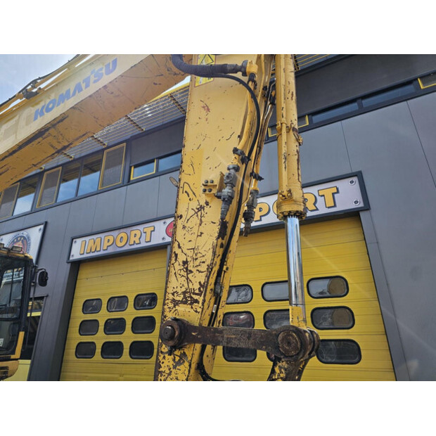 2011 كوماتسو PC210LC-8-43049679