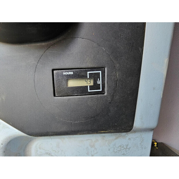 2025 هيونداي R215L-43050109