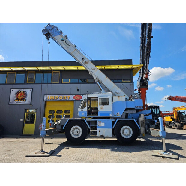 2001 TADANO TR250E-43050333