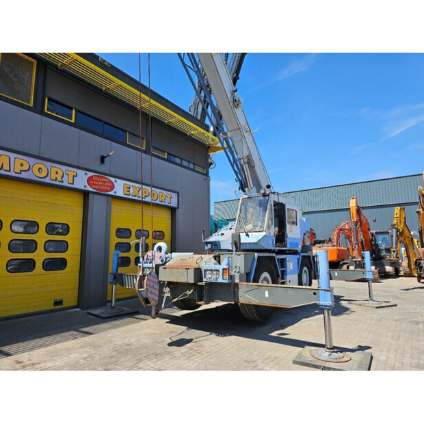 2001 TADANO TR250E-43050336