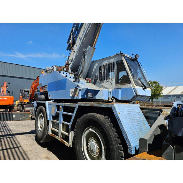 2001 TADANO TR250E-43050353