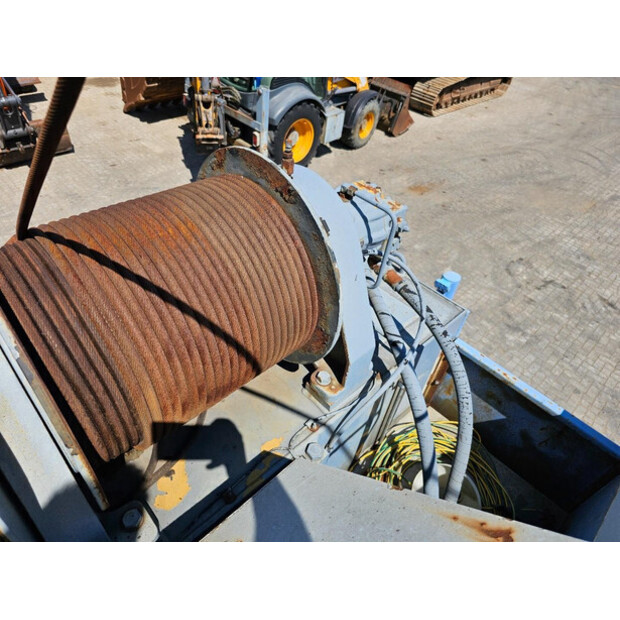 2001 TADANO TR250E-43050358