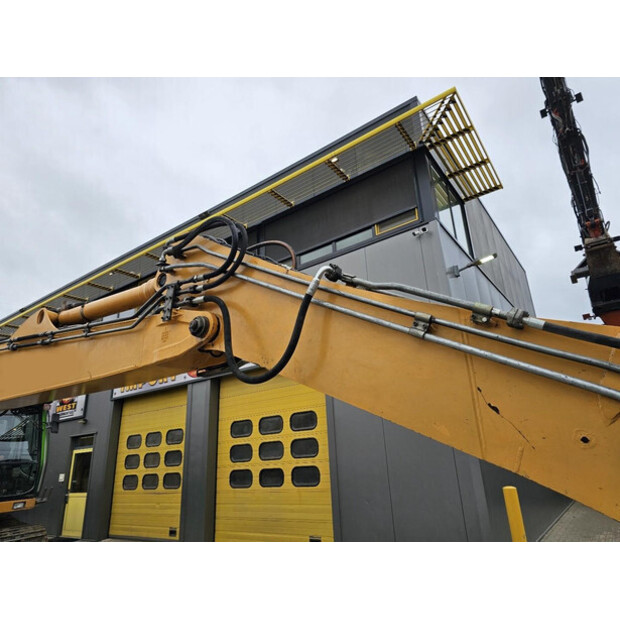 2011 Liebherr R934C-43051025