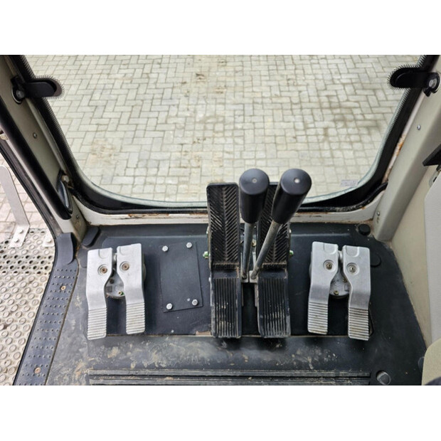 2011 Liebherr R934C-43051063