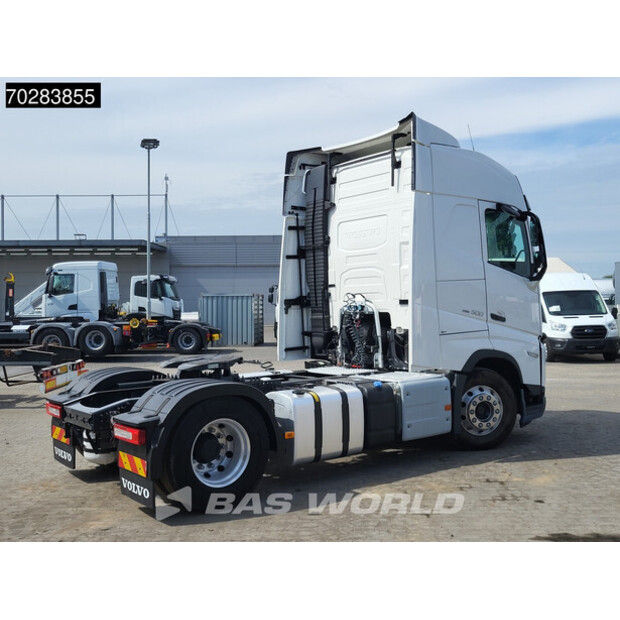 2022 فولفو FH500-43052052