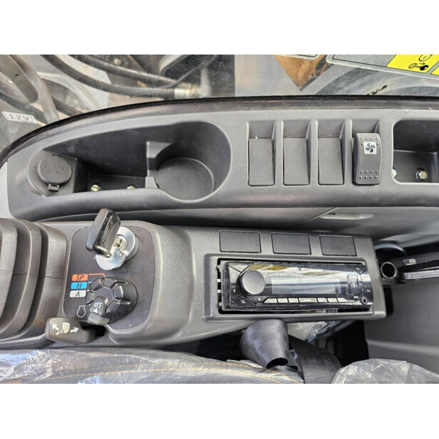 2025 CASE CX220C-43052206