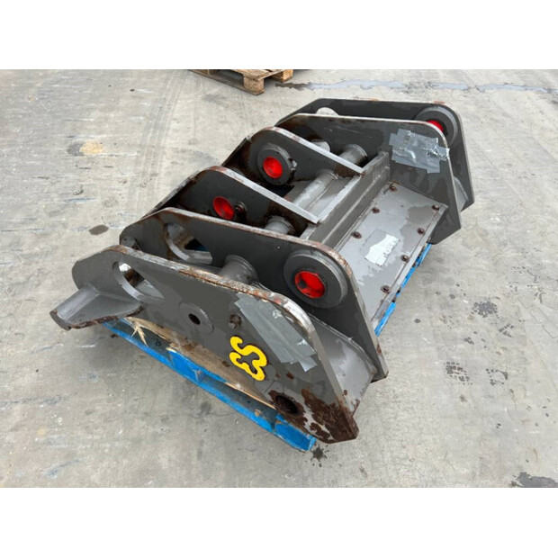 2018 فولفو L150-43052759