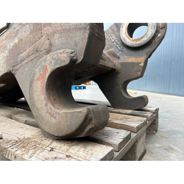 2016 Caterpillar 352F-43052841