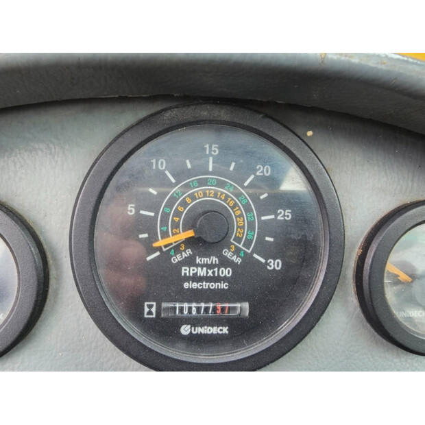 2004 New Holland LM435A-43052947