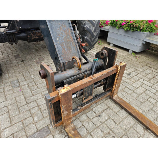 2004 New Holland LM435A-43052989