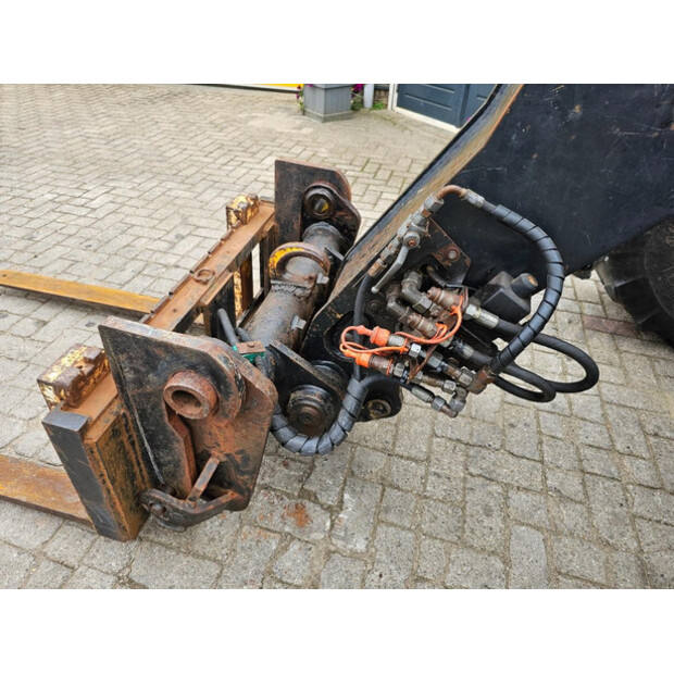 2004 New Holland LM435A-43052999