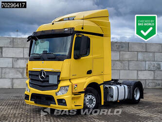 صورة ل رؤوس شاحنات 2017 مرسيدس بنز Actros 1843
