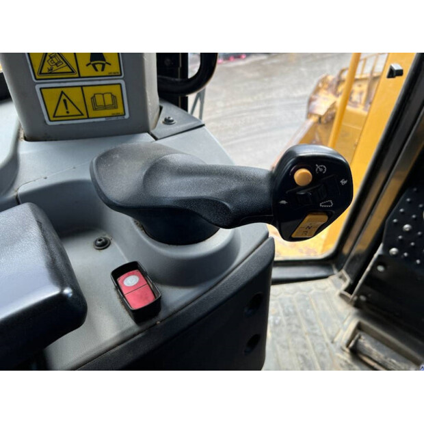 2019 كاتربيلر D8T-43053803