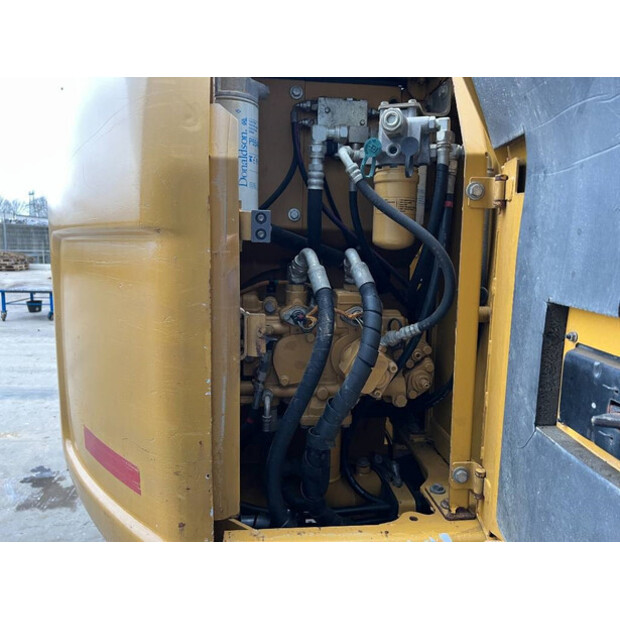 2011 كاتربيلر 311D LRR-43054000