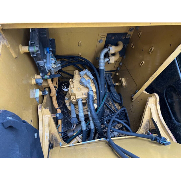 2011 كاتربيلر 311D LRR-43054017