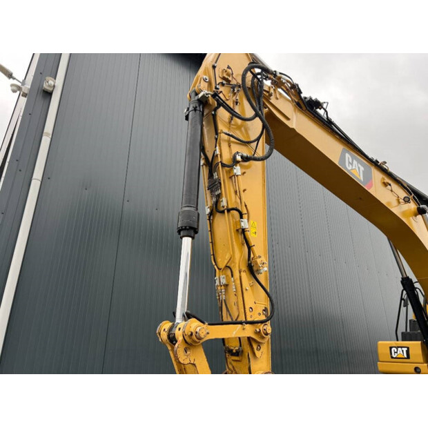 2018 Caterpillar 323-43054594