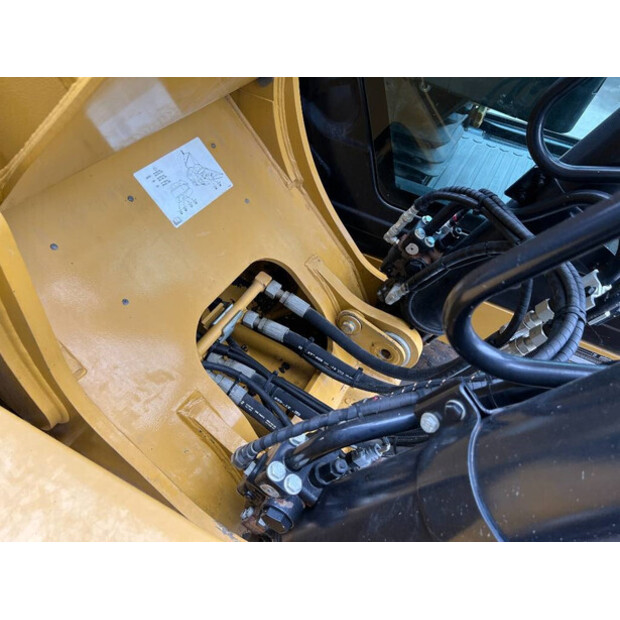 2018 Caterpillar 323-43054597