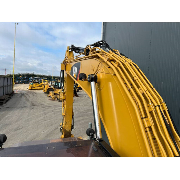 2018 كاتربيلر 323FL-43055015