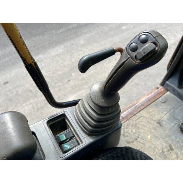 2005 كاتربيلر 325CLN-43055150